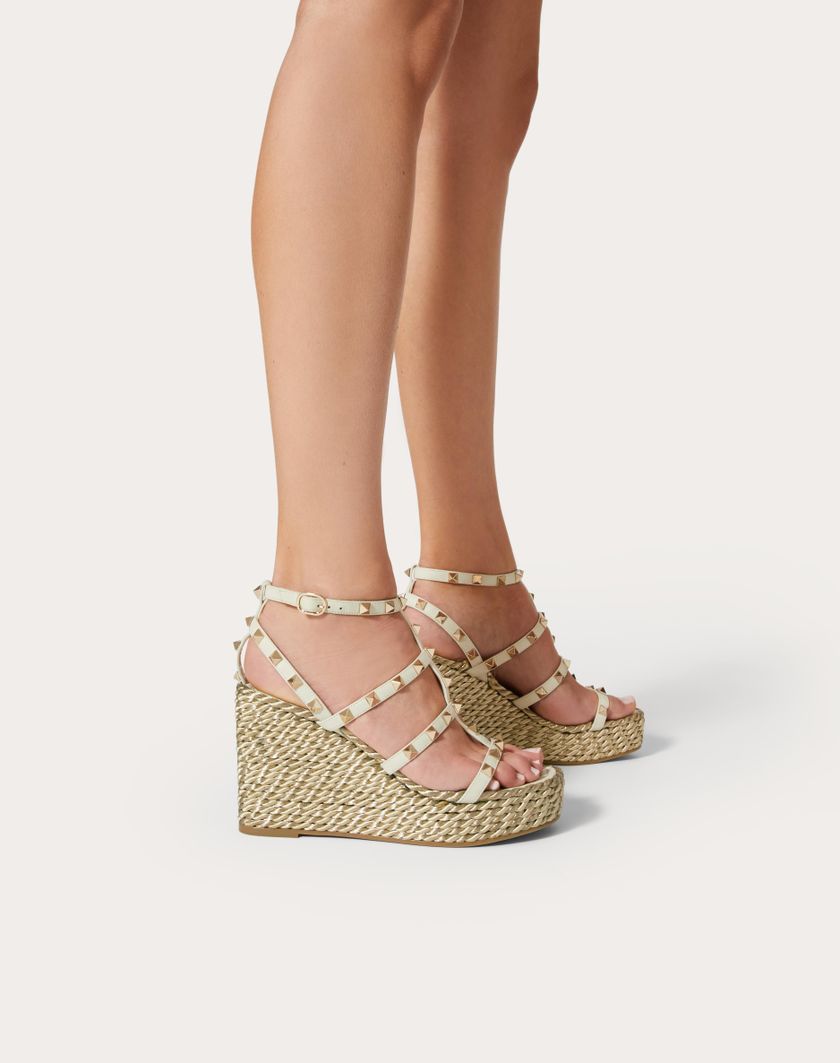ROCKSTUD CALFSKIN WEDGE SANDAL WITH STRAPS 95 MM - Image 2